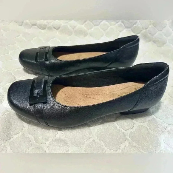 Clarks Shoes - Clarks | Black Blanche West Leather Flat Shoes | Size 7.5. Loafers.